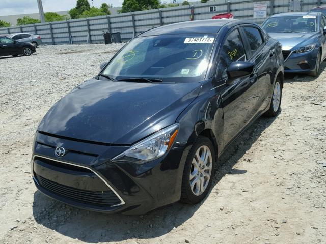 3MYDLBZV7GY107762 - 2016 TOYOTA SCION IA BLACK photo 2