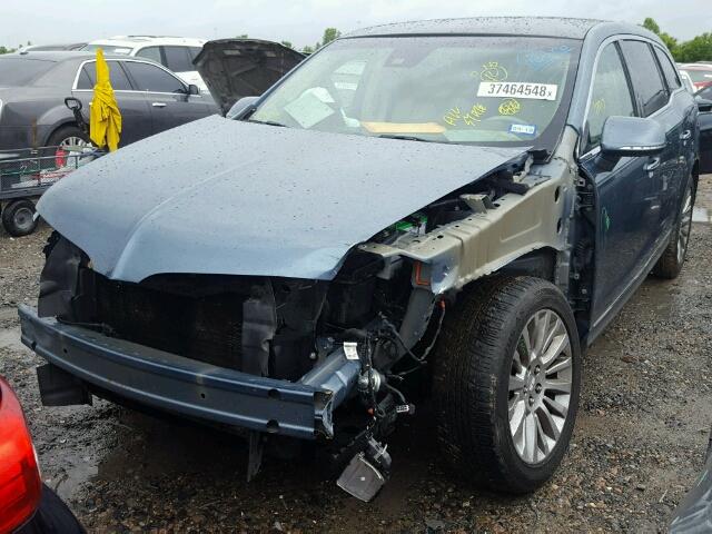 2LMHJ5FR4ABJ03313 - 2010 LINCOLN MKT BLUE photo 2