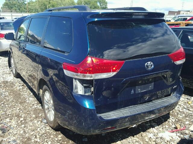 5TDYK3DC8BS061230 - 2011 TOYOTA SIENNA XLE BLUE photo 3