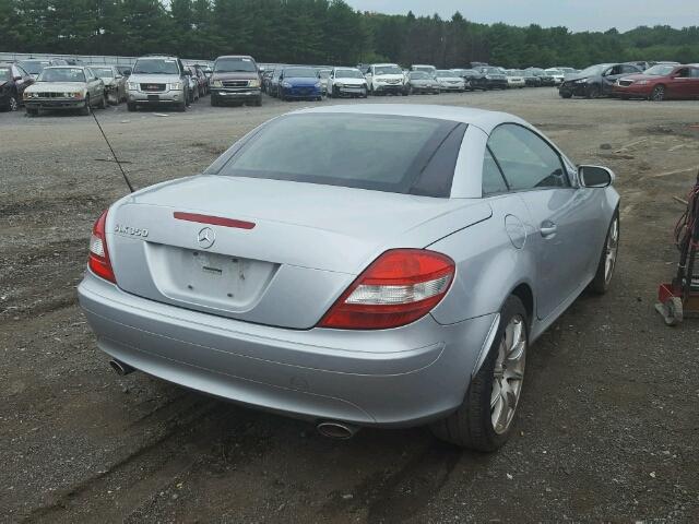 WDBWK56F46F103195 - 2006 MERCEDES-BENZ SLK 350 SILVER photo 4