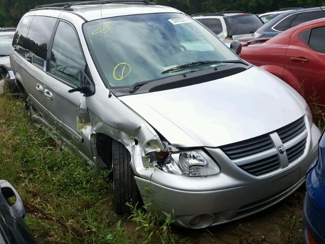 2D4GP44LX5R392877 - 2005 DODGE GRAND CARA SILVER photo 1