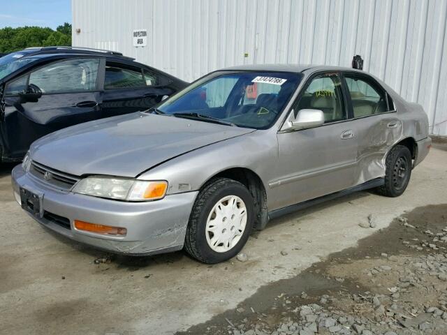 1HGCD5687TA093384 - 1996 HONDA ACCORD DX TAN photo 2