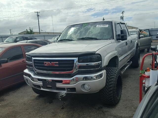 0K1141112832 - 2007 GMC SIERRA K25 SILVER photo 2