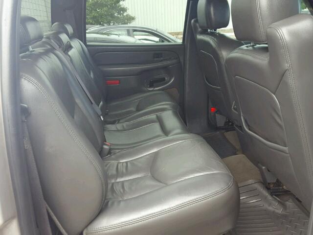 0K1141112832 - 2007 GMC SIERRA K25 SILVER photo 6