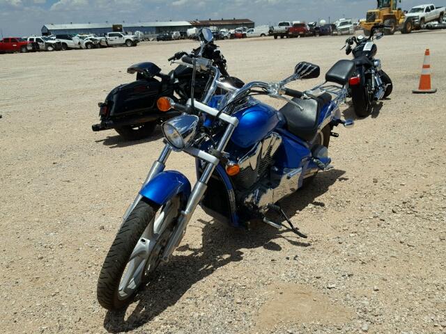 JH2SC6707BK100071 - 2011 HONDA VT1300 CS BLUE photo 2