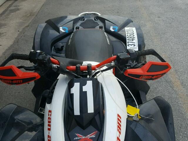 3JBMXAX25GJ000162 - 2016 CAN-AM RENEGADE X 白色 照片 6