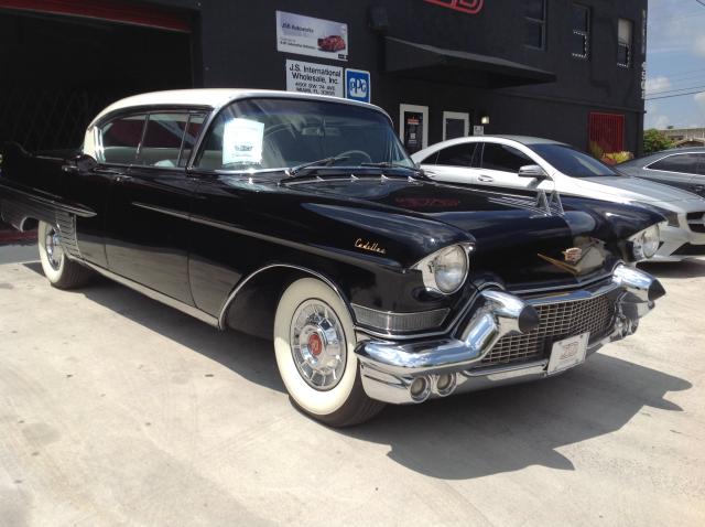 5760131925 - 1957 CADILLAC FLEETWOOD TWO TONE photo 1