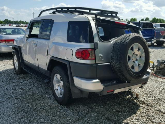 JTEBU11FX70096439 - 2007 TOYOTA FJ CRUISER SILVER photo 3