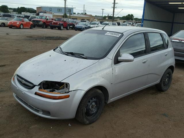 KL1TD66687B733855 - 2007 CHEVROLET AVEO BASE Argent photo 2