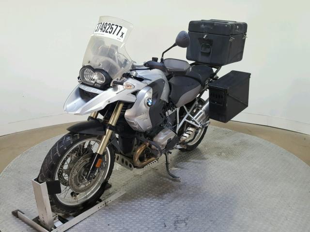 WB1046005CZX52622 - 2012 BMW R1200 GS TWO TONE photo 4