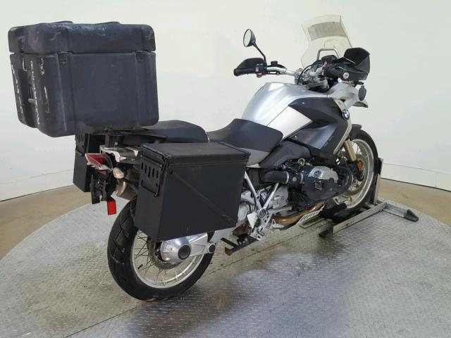 WB1046005CZX52622 - 2012 BMW R1200 GS TWO TONE photo 8
