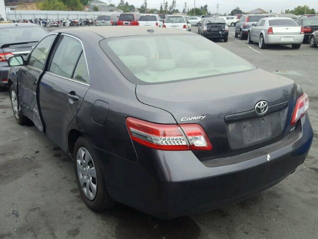 4T4BF3EK8AR058856 - 2010 TOYOTA CAMRY GRAY photo 3