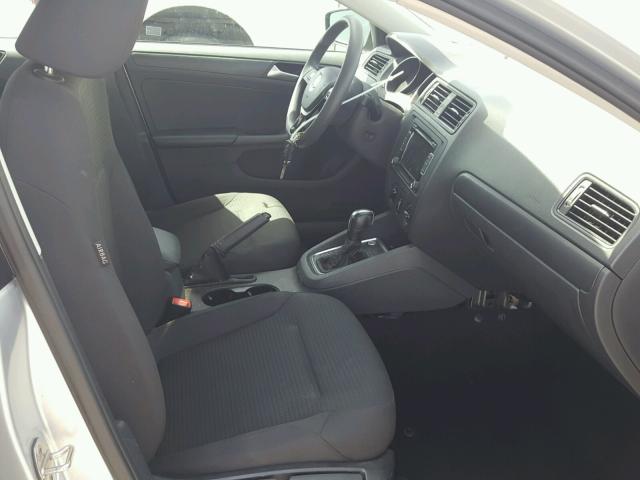 3VW2K7AJXFM279785 - 2015 VOLKSWAGEN JETTA BASE SILVER photo 5