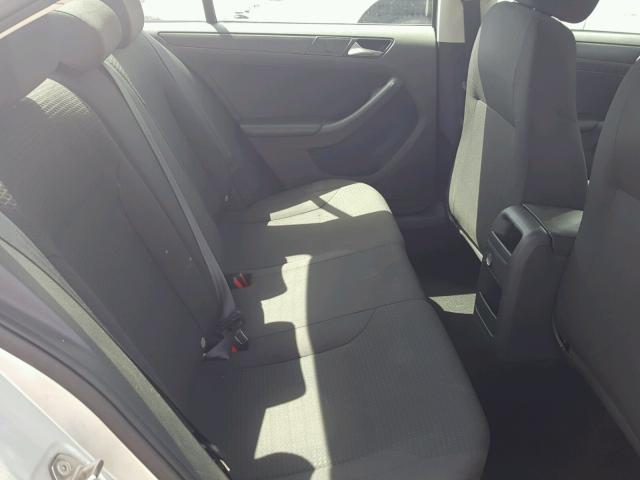 3VW2K7AJXFM279785 - 2015 VOLKSWAGEN JETTA BASE SILVER photo 6