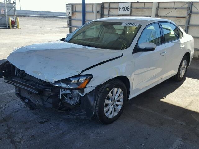 1VWAP7A30DC143856 - 2013 VOLKSWAGEN PASSAT WHITE photo 2