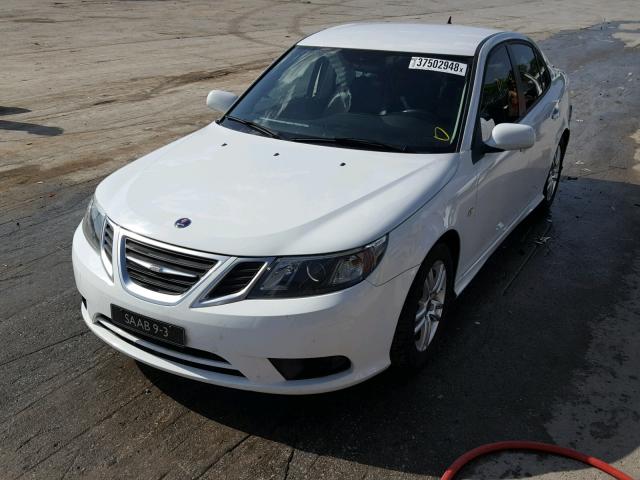 YS3FA4CY5B1304978 - 2011 SAAB 9-3 2.0T WHITE photo 2