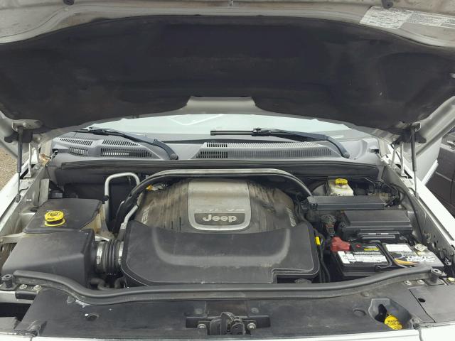 1J8HG58236C276643 - 2006 JEEP COMMANDER 银色 照片 7