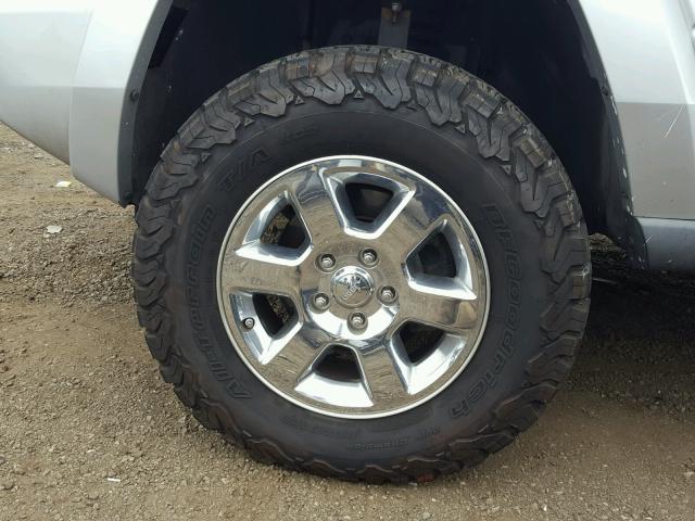 1J8HG58236C276643 - 2006 JEEP COMMANDER 银色 照片 9