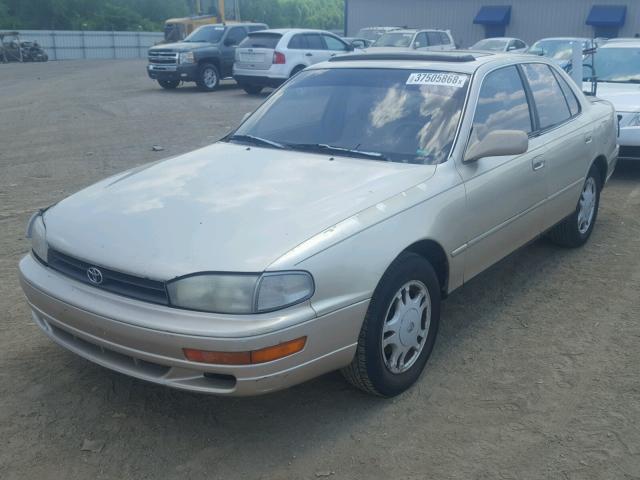 4T1VK13EXPU079396 - 1993 TOYOTA CAMRY XLE GOLD photo 2