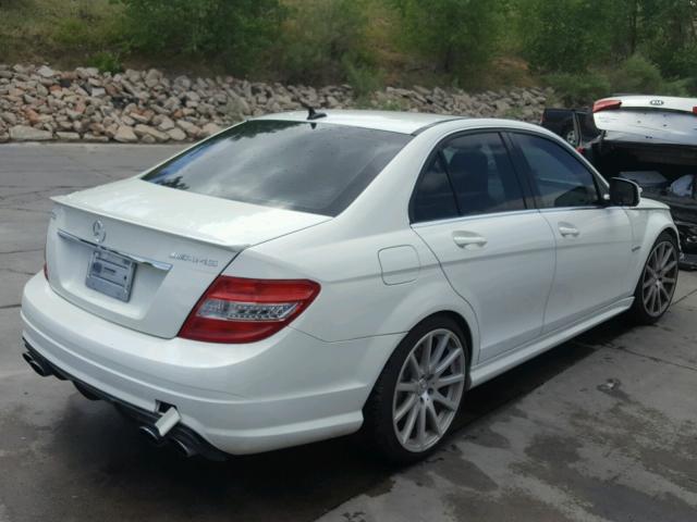 WDDGF77X99F227065 - 2009 MERCEDES-BENZ C 63 AMG WHITE photo 4