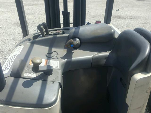 37510158 - 2002 CROW FORKLIFT BEIGE photo 5