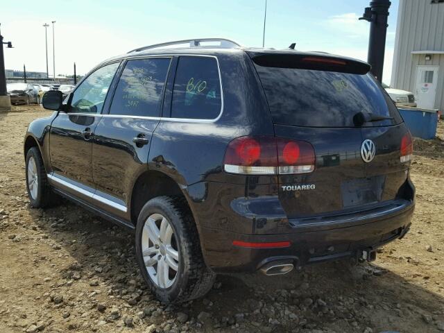 WVGFK7A95AD000057 - 2010 VOLKSWAGEN TOUAREG TD BLACK photo 3