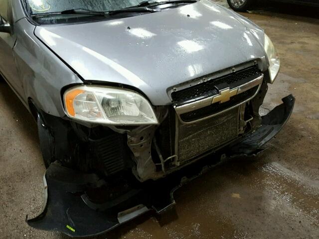 KL1TD56EX9B393144 - 2009 CHEVROLET AVEO LS GRAY photo 9