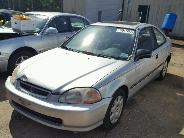 1HGEJ6222WL026001 - 1998 HONDA CIVIC DX SILVER photo 2