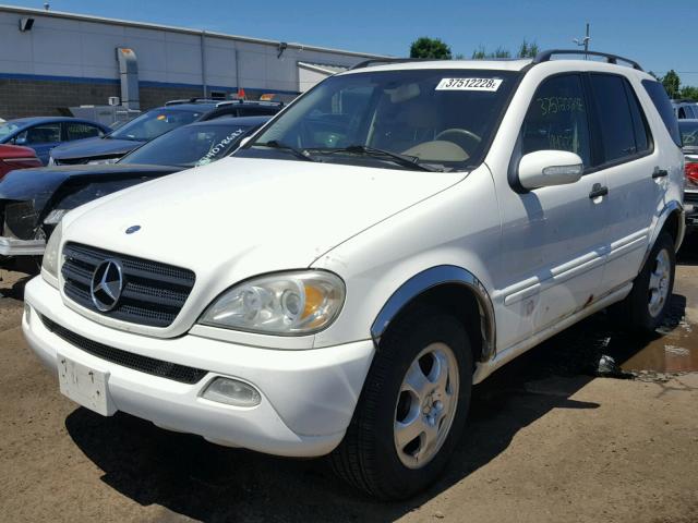 4JGAB54E62A323205 - 2002 MERCEDES-BENZ ML 320 WHITE photo 2