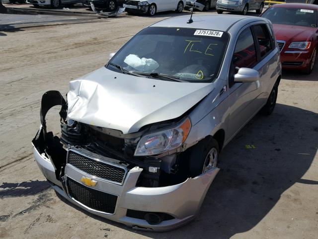 KL1TD66E49B326562 - 2009 CHEVROLET AVEO LS GRAY photo 2