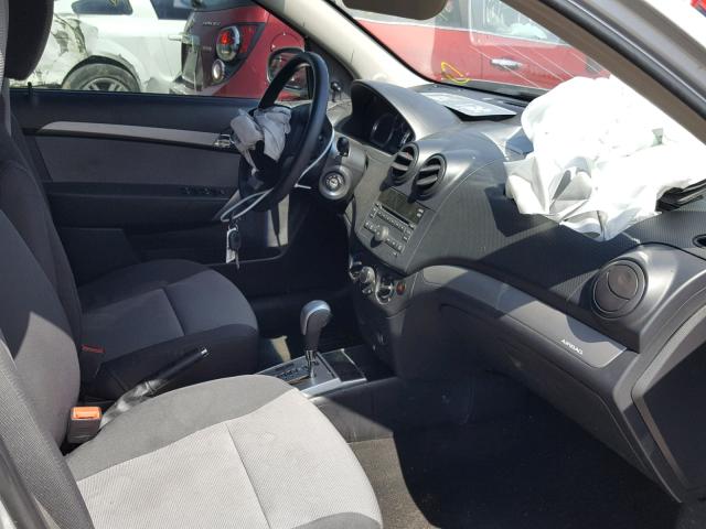 KL1TD66E49B326562 - 2009 CHEVROLET AVEO LS GRAY photo 5