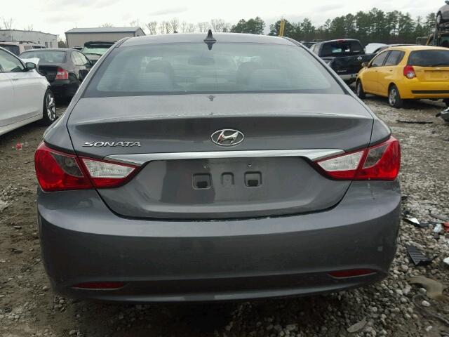 5NPEB4AC3BH263895 - 2011 HYUNDAI SONATA GLS GRAY photo 10