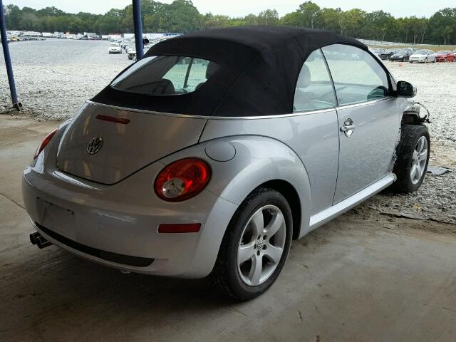 3VWSF31Y77M409128 - 2007 VOLKSWAGEN NEW BEETLE SILVER photo 4