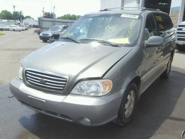 KNDUP131736359662 - 2003 KIA SEDONA EX GRAY photo 2