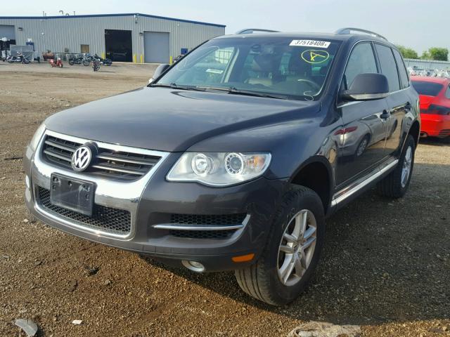 WVGBE77L89D021182 - 2009 VOLKSWAGEN TOUAREG 2 CHARCOAL photo 2