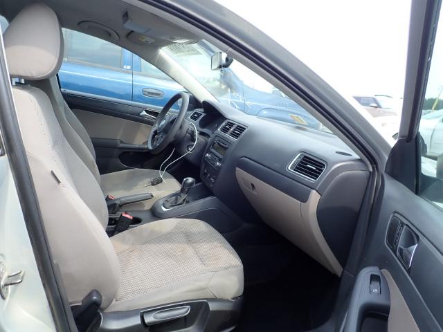 3VW2K7AJ0BM332441 - 2011 VOLKSWAGEN JETTA BASE 银色 照片 5