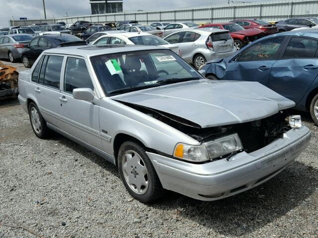 YV1KS9609W1126773 - 1998 VOLVO S90 Szary zdjęcie 1