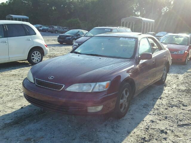 JT8BF22G4V0057207 - 1997 LEXUS ES RED photo 2