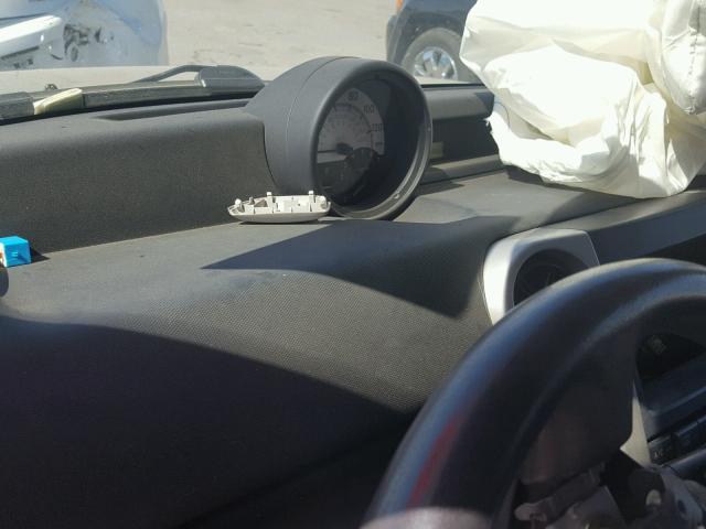 JTLKT324950205829 - 2005 TOYOTA SCION XB ნაცრისფერი ფოტო 8