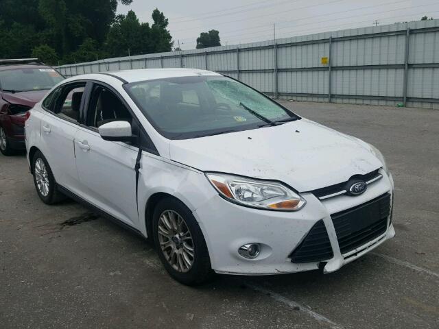 1FAHP3F22CL121033 - 2012 FORD FOCUS SE WHITE photo 1