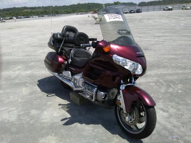 1HFSC47F56A513125 - 2006 HONDA GL1800 MAROON photo 1