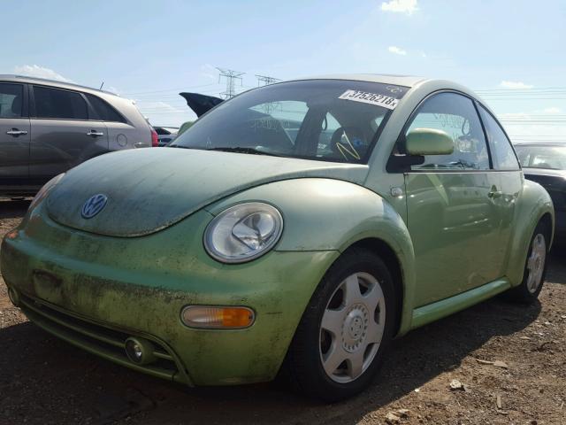 3VWCA21C2YM409881 - 2000 VOLKSWAGEN NEW BEETLE 绿色 照片 2