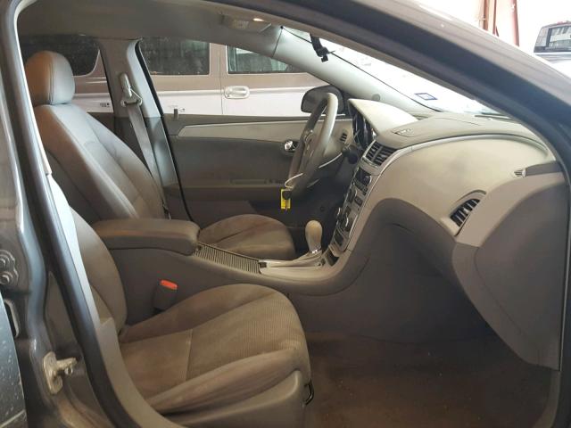 1G1ZG57B49F232997 - 2009 CHEVROLET MALIBU LS GRAY photo 5