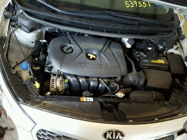 KNAFX4A69G5539551 - 2016 KIA FORTE LX SILVER photo 7