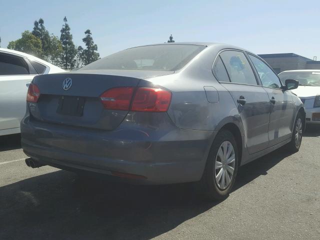 3VW1K7AJ5EM365371 - 2014 VOLKSWAGEN JETTA BASE 灰色 照片 4