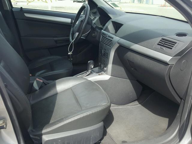 W08AT671085130588 - 2008 SATURN ASTRA XR SILVER photo 5