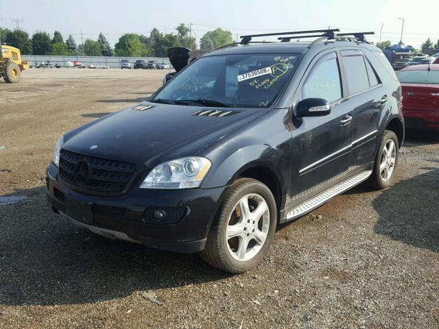 4JGBB22E78A354199 - 2008 MERCEDES-BENZ ML 320 CDI BLACK photo 2