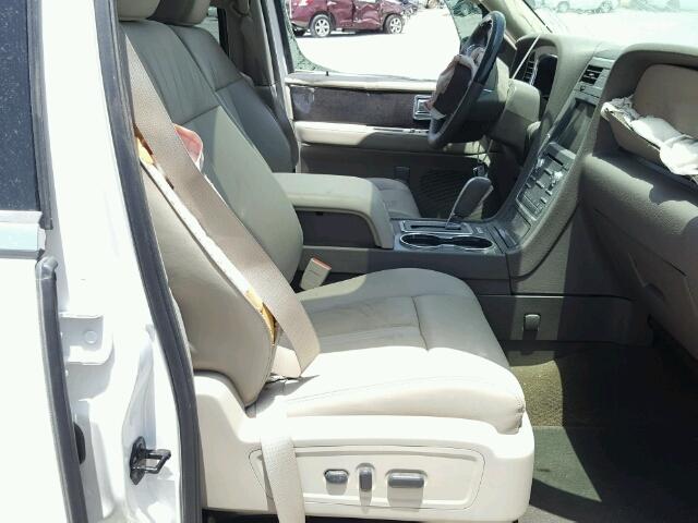 5LMJJ3HT4HEL12282 - 2017 LINCOLN NAVIGATOR WHITE photo 5