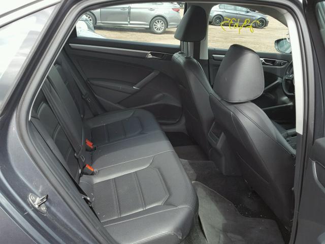 1VWDT7A38HC040456 - 2017 VOLKSWAGEN PASSAT R-L SILVER photo 6