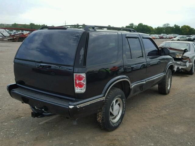 1GNDT13W2T2306745 - 1996 CHEVROLET BLAZER BLACK photo 4